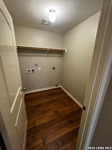 6616 Luckey Sq, San Antonio, TX 78252