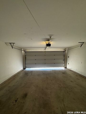 6616 Luckey Sq, San Antonio, TX 78252