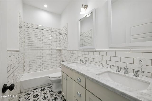 4311 E Earll Drive, Phoenix, AZ 85018