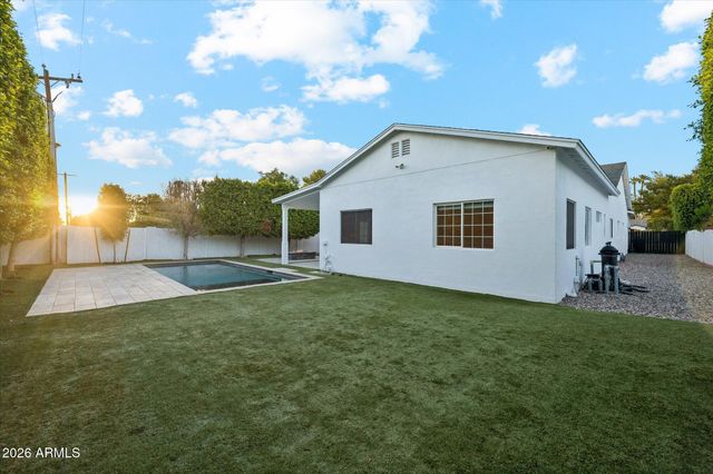 4311 E Earll Drive, Phoenix, AZ 85018