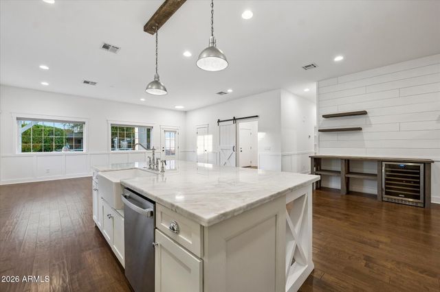4311 E Earll Drive, Phoenix, AZ 85018