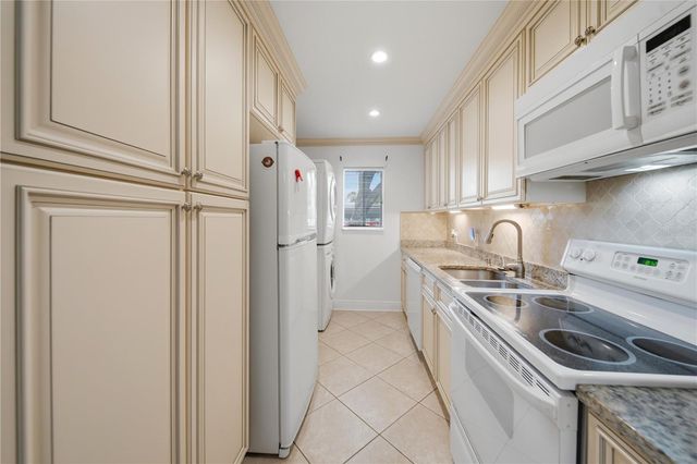 182 115TH AVENUE N 182, St Petersburg, FL 33716