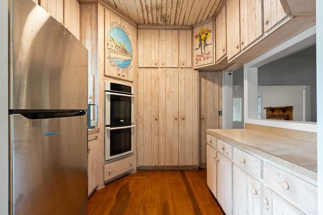 2250 Myrtle Avenue, Sullivans Island, SC 29482