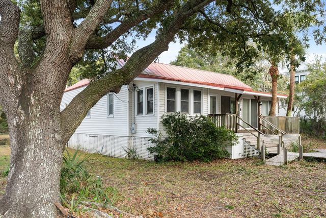 2250 Myrtle Avenue, Sullivans Island, SC 29482