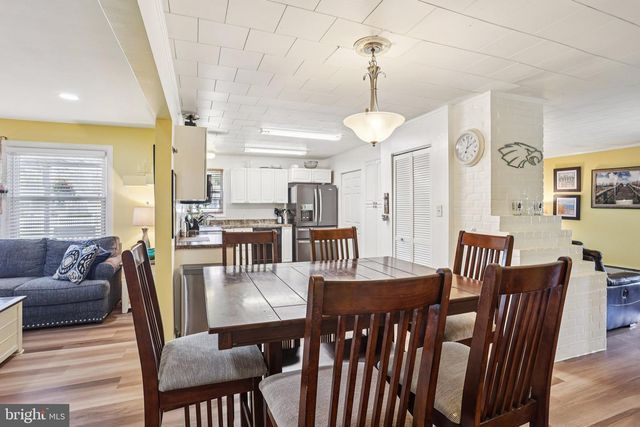 47 GLENWOOD LN, Levittown, PA 19055