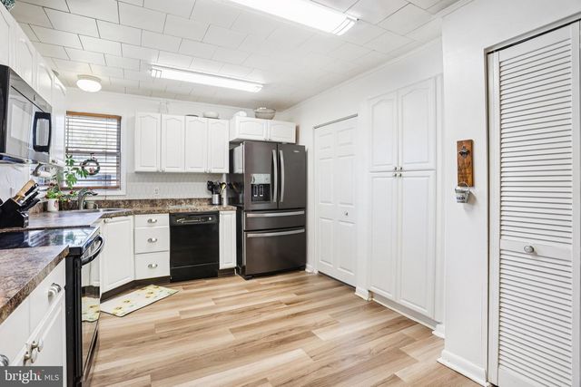 47 GLENWOOD LN, Levittown, PA 19055
