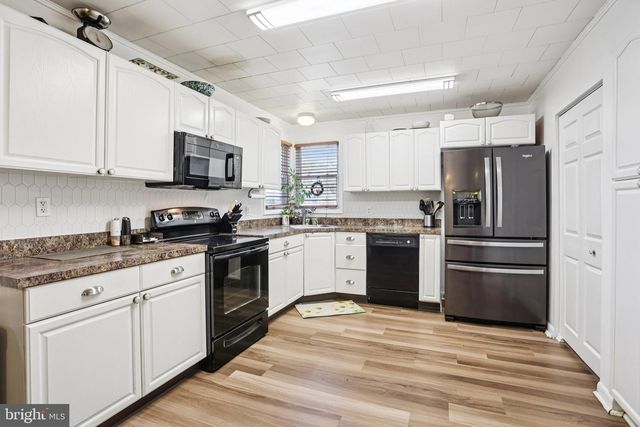 47 GLENWOOD LN, Levittown, PA 19055