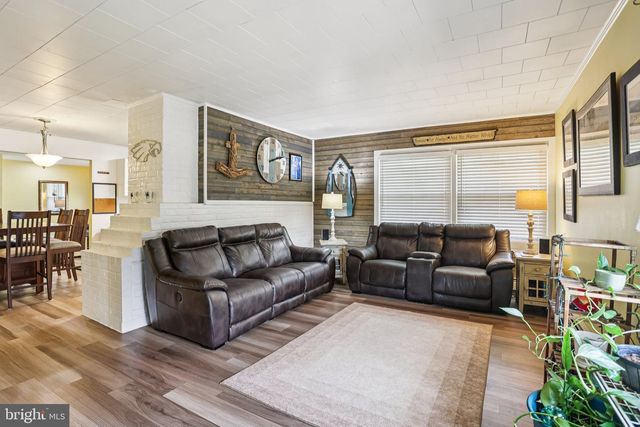 47 GLENWOOD LN, Levittown, PA 19055