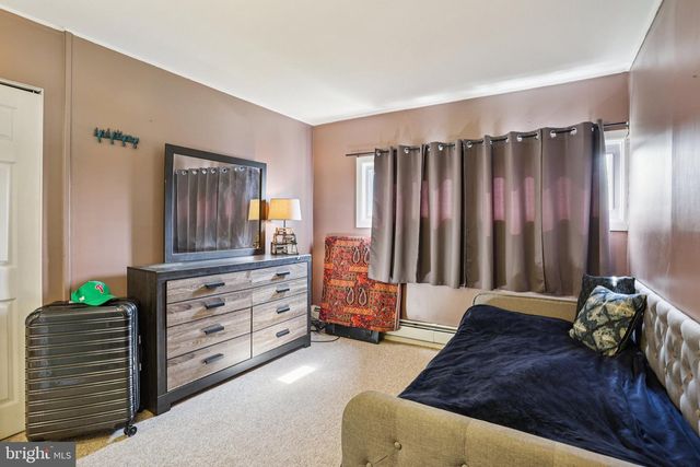 47 GLENWOOD LN, Levittown, PA 19055
