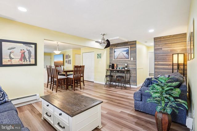 47 GLENWOOD LN, Levittown, PA 19055