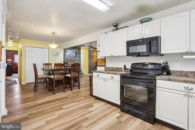 47 GLENWOOD LN, Levittown, PA 19055