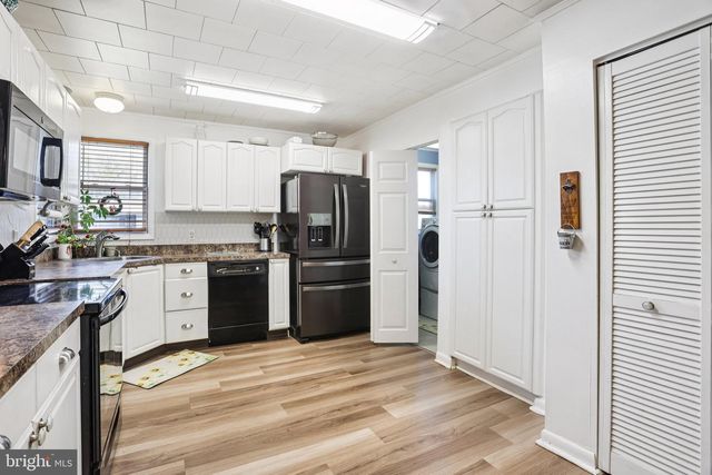 47 GLENWOOD LN, Levittown, PA 19055
