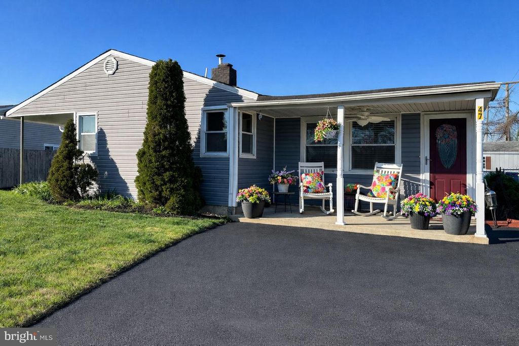 47 GLENWOOD LN, Levittown, PA 19055