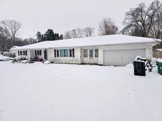 826 S Mayflower Road, La Porte, IN 46350