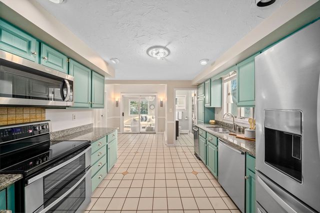 86 Cabot Ave, Braintree, MA 02184