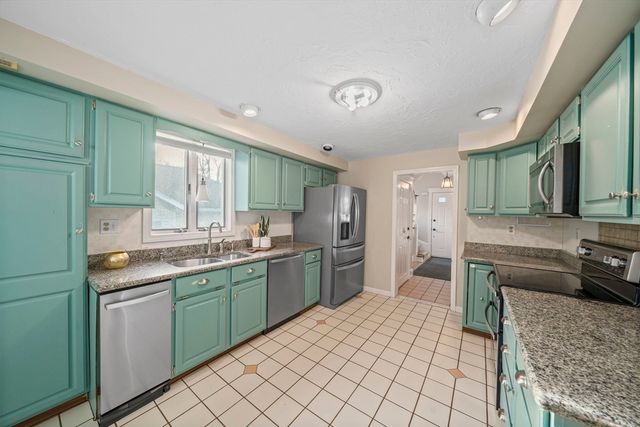 86 Cabot Ave, Braintree, MA 02184