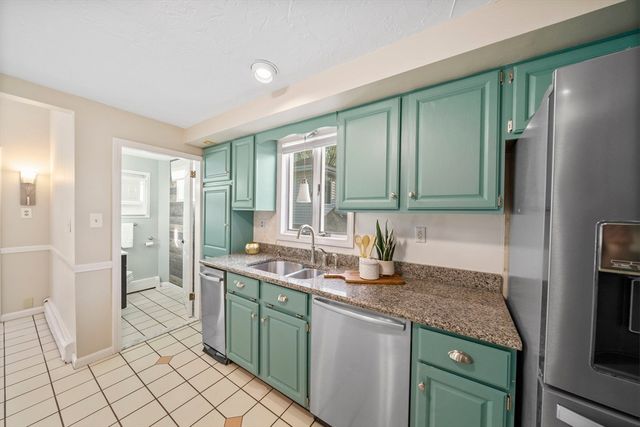 86 Cabot Ave, Braintree, MA 02184