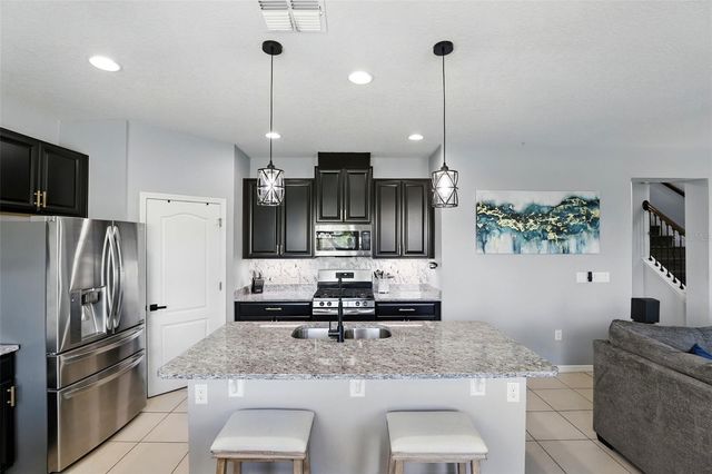 1338 RILEY CIRCLE, Deland, FL 32724