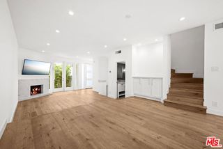 8611 Burton Way 15, Los Angeles, CA 90048