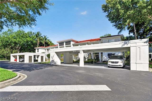 975 Tarpon Cove DR 103, Naples, FL 34110