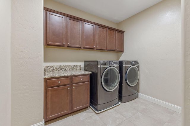 1923 W Humboldt Drive, Hanford, CA 93230