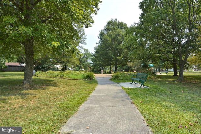 5616 ASHFIELD RD, Alexandria, VA 22315
