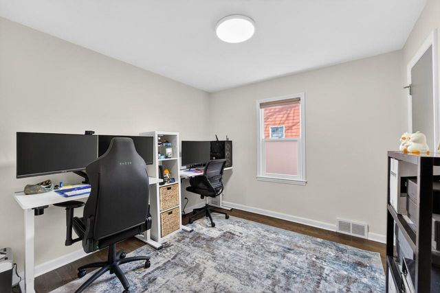 7609 20th AVENUE, Kenosha, WI 53143