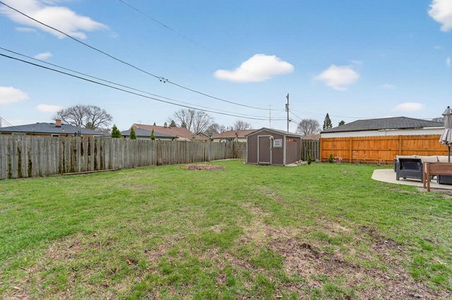 7609 20th AVENUE, Kenosha, WI 53143