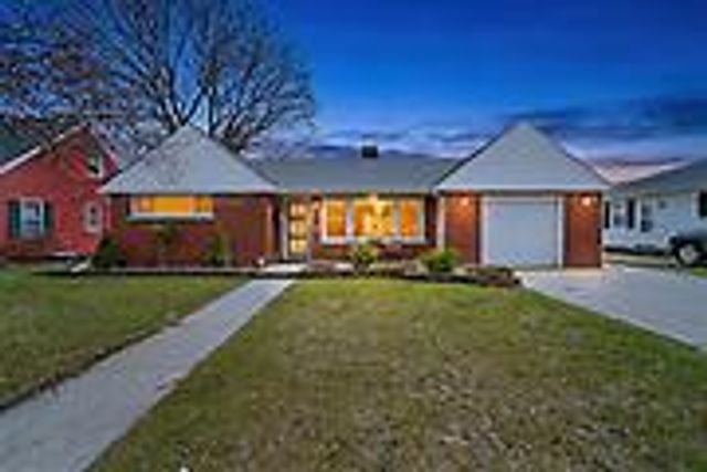 7609 20th AVENUE, Kenosha, WI 53143