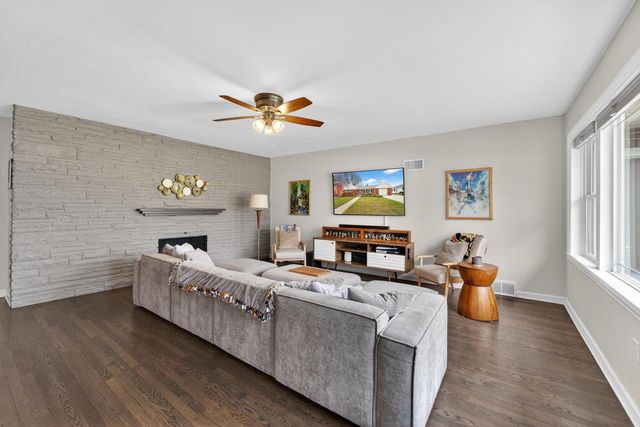 7609 20th AVENUE, Kenosha, WI 53143