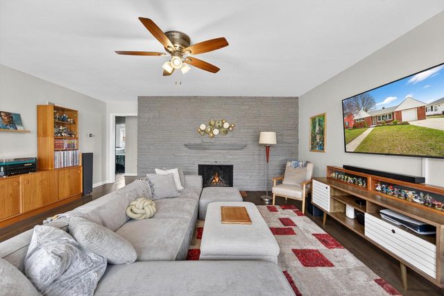 7609 20th AVENUE, Kenosha, WI 53143