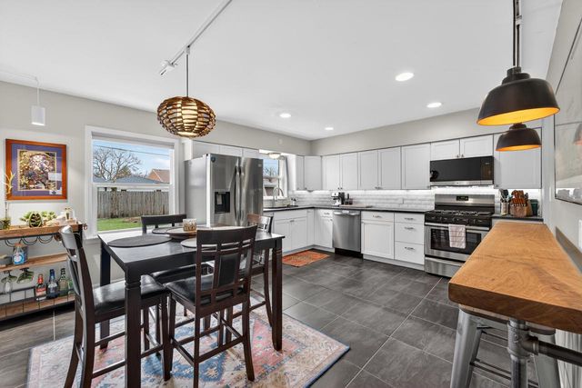 7609 20th AVENUE, Kenosha, WI 53143