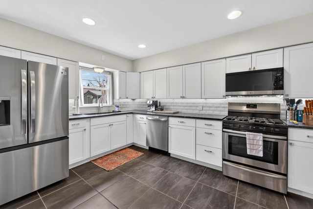 7609 20th AVENUE, Kenosha, WI 53143