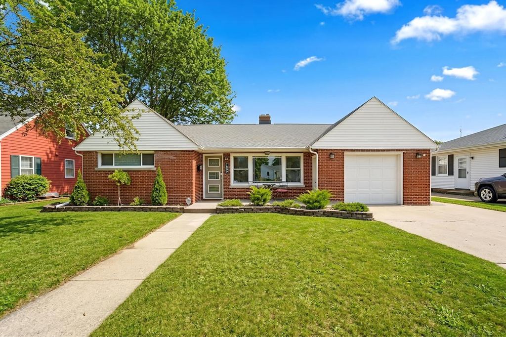 7609 20th AVENUE, Kenosha, WI 53143