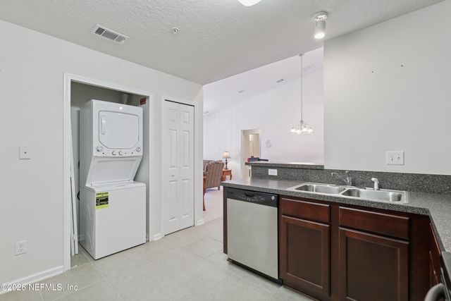 3711 KIRKPATRICK Circle 16-15, Jacksonville, FL 32210