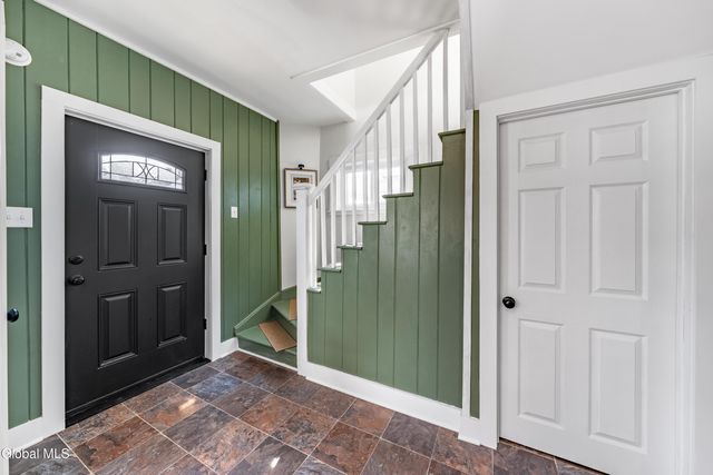 866 Thompson Street, Schenectady, NY 12306