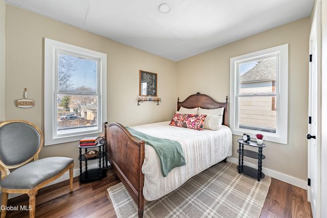 866 Thompson Street, Schenectady, NY 12306