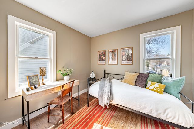 866 Thompson Street, Schenectady, NY 12306