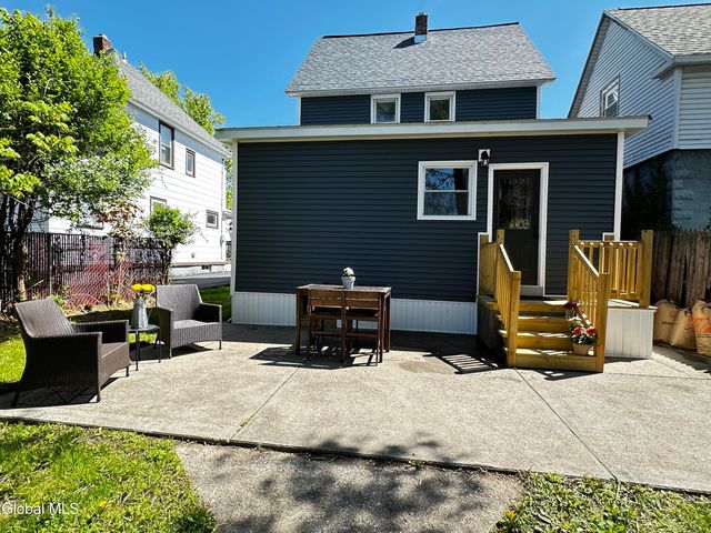 866 Thompson Street, Schenectady, NY 12306