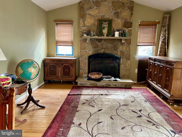 3 CANTERBURY PL, Sicklerville, NJ 08081