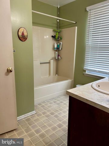 3 CANTERBURY PL, Sicklerville, NJ 08081