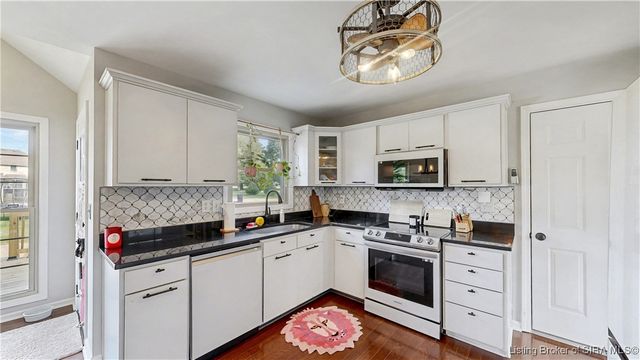 6207 Ridgefield Drive, Charlestown, IN 47111