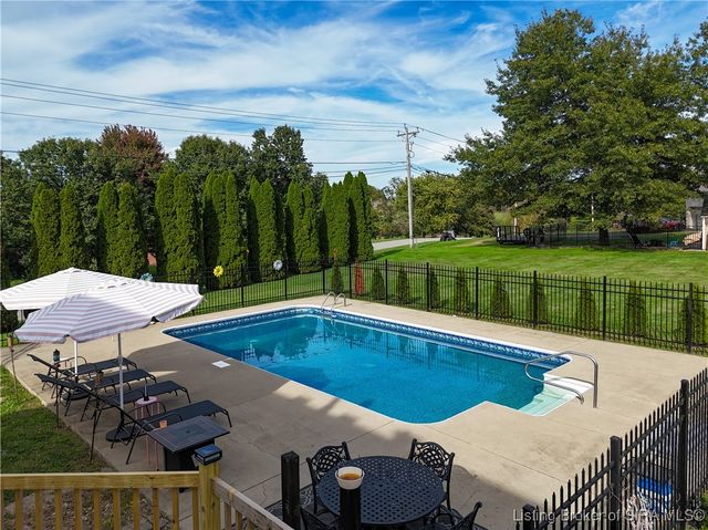 6207 Ridgefield Drive, Charlestown, IN 47111