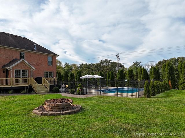 6207 Ridgefield Drive, Charlestown, IN 47111