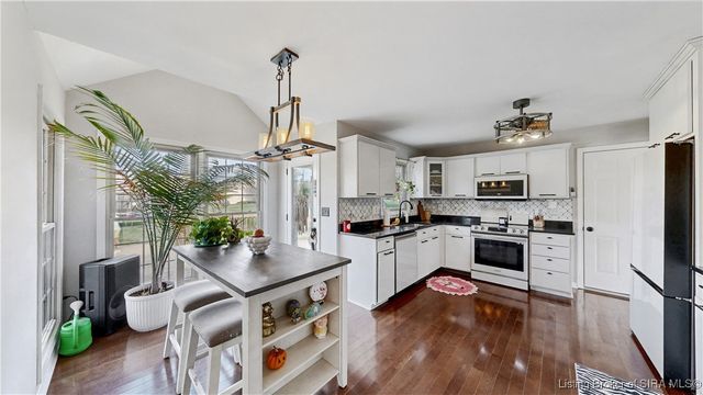 6207 Ridgefield Drive, Charlestown, IN 47111