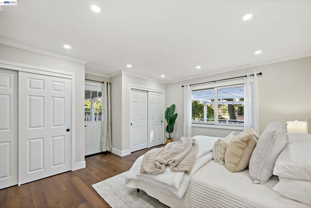 1021 Scots Ln, Walnut Creek, CA 94596