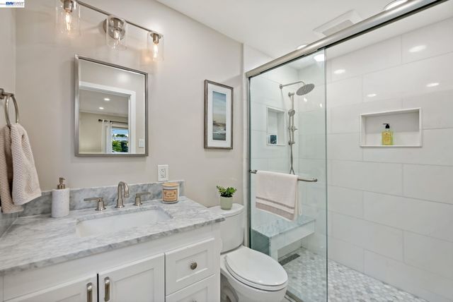 1021 Scots Ln, Walnut Creek, CA 94596