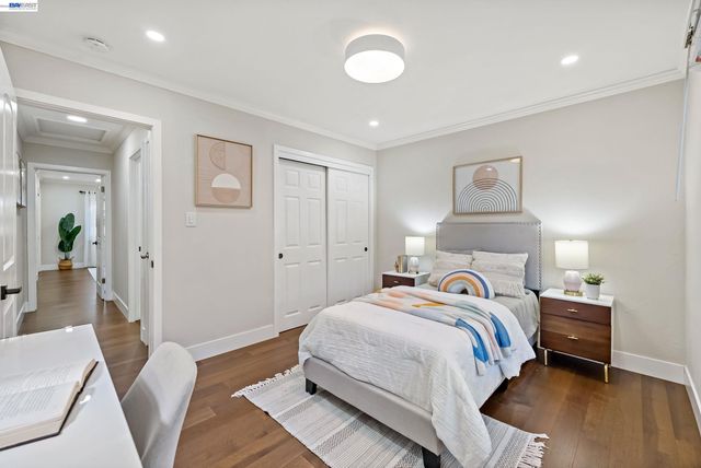 1021 Scots Ln, Walnut Creek, CA 94596
