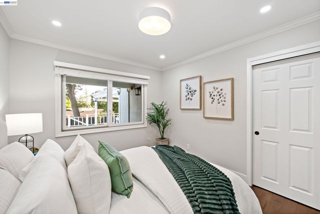 1021 Scots Ln, Walnut Creek, CA 94596