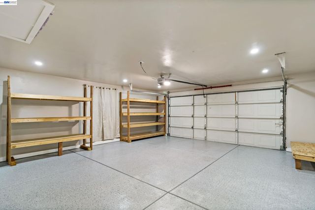 1021 Scots Ln, Walnut Creek, CA 94596